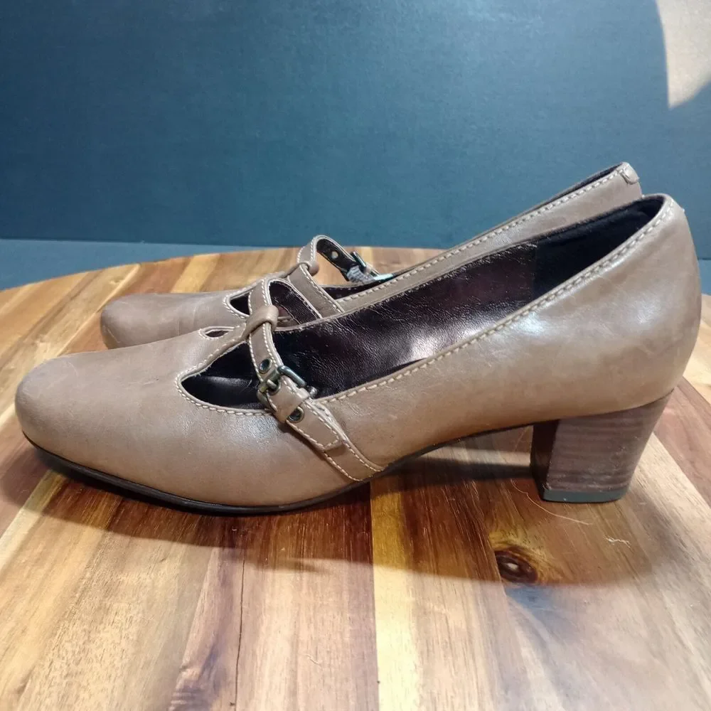 ECCO Mary Jane‎ Pump Women Sz 6 Brown Leather T-Strap Buckle Heel